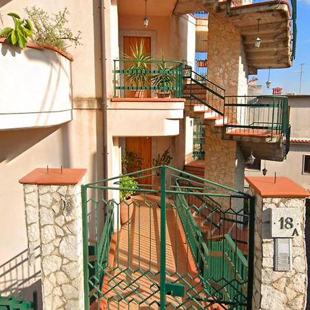 Апартаменти La Casa Di Marilena Таорміна Екстер'єр фото
